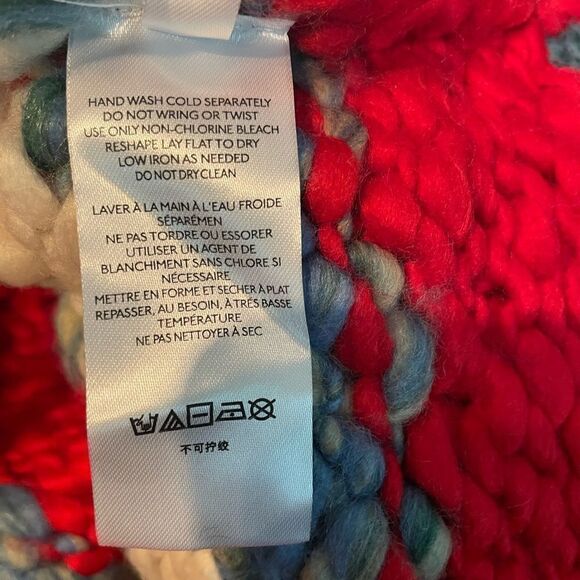 NWT BDG Kinley Chunky knit cropped cardigan size M
Retail $148
C1 - Picture 11 of 14
